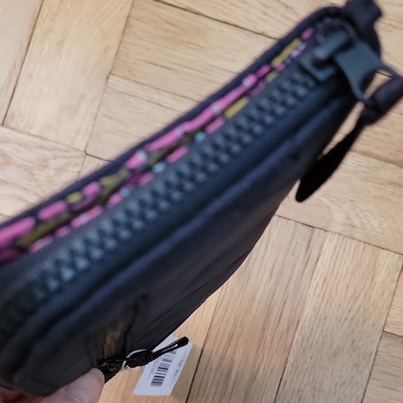 VERA BRADLEY/Quilted Navy Wallet - Picture 15 of 16